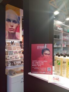 Arte incontra moda nella visionaria collezione di bCHANGE
