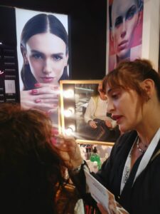 Scatti magici catturano l'essenza di bCHANGE al Cosmoprof