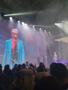 Una sfilata indimenticabile di bCHANGE illumina la scena al Cosmoprof.