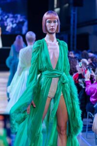 L'unione di talenti definisce il futuro della moda capillare a Bologna.